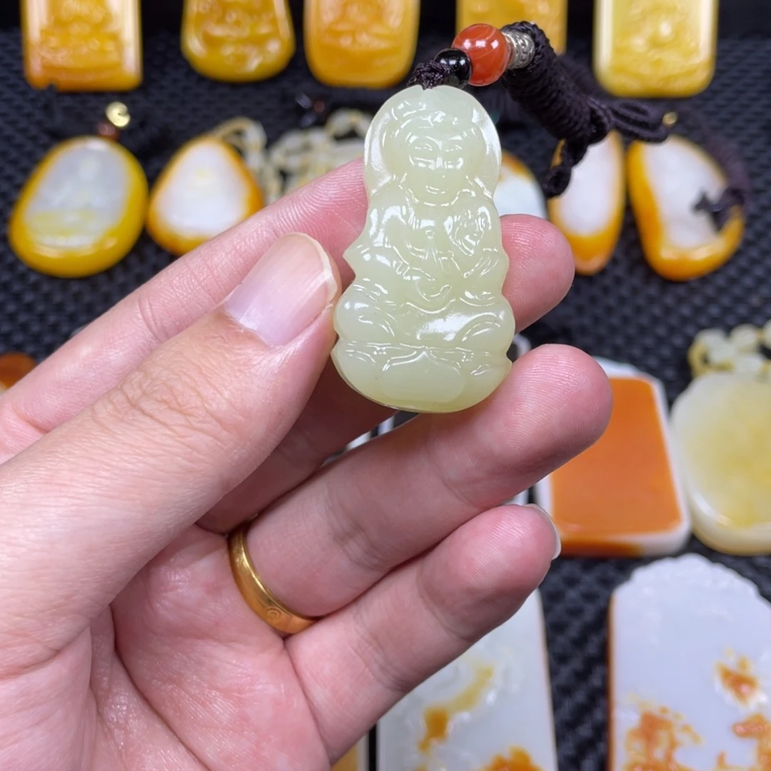 颈饰未镶嵌和田玉
