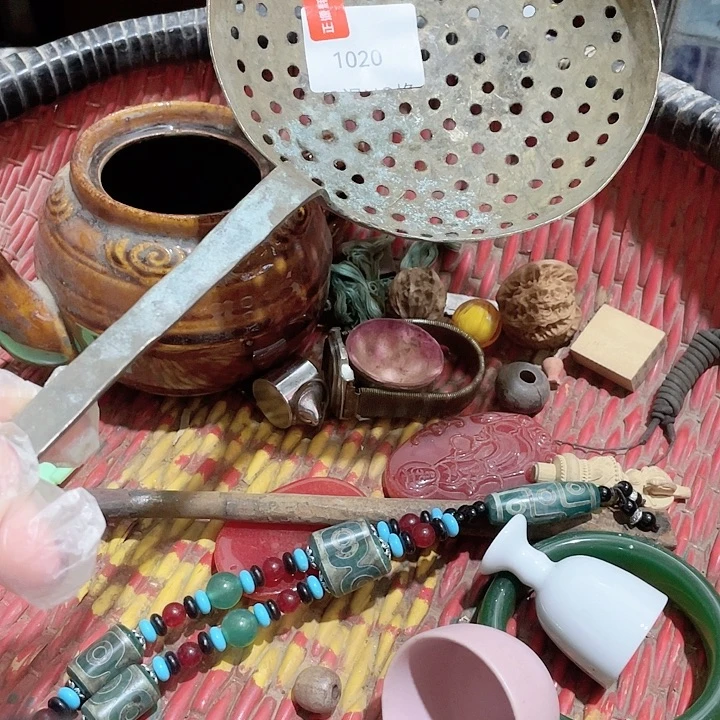 盆***峰大叶紫檀（黑酸枝木类）1020号工艺品