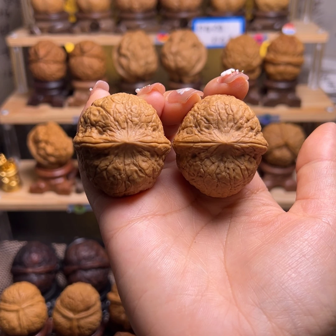 桃核把件蟒纹虎头H46、40……