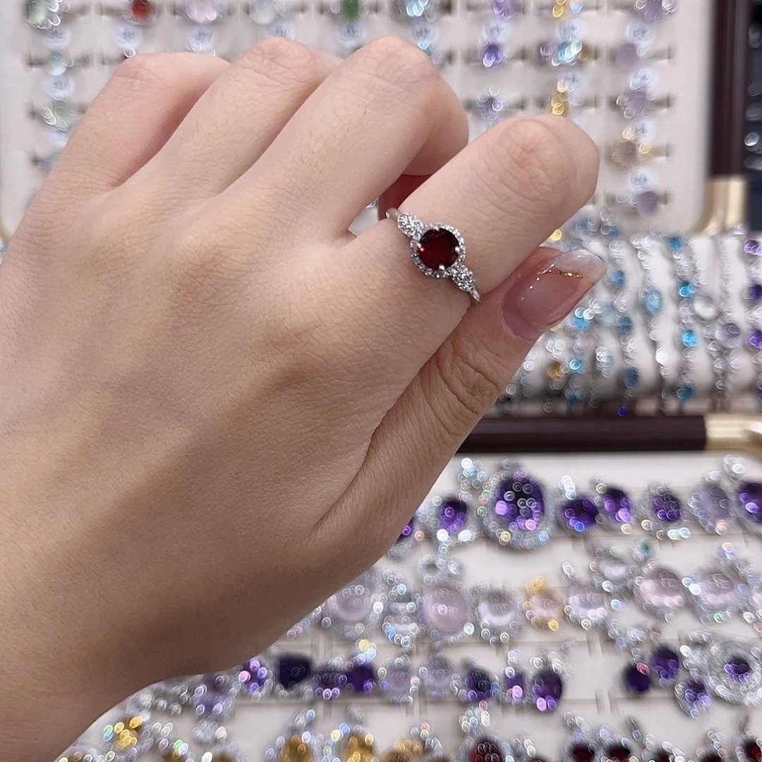 银S925镶嵌石榴石戒指