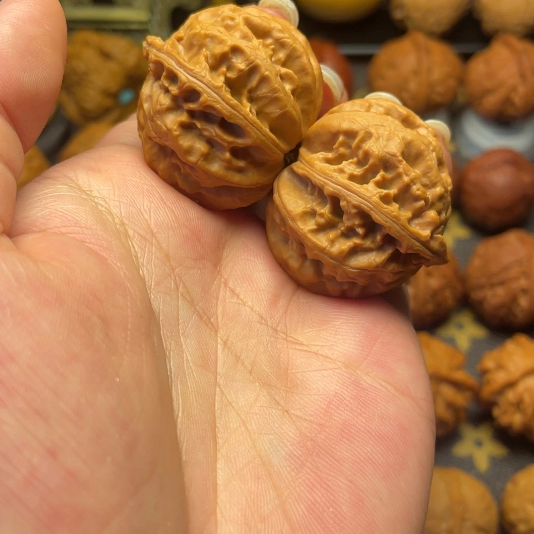 文玩核桃把件桃心八棱