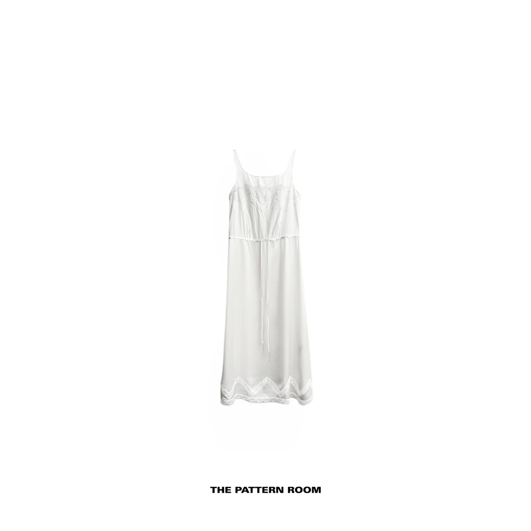 The pattern room | 新经典盐夏线条流光白蕾丝背心裙