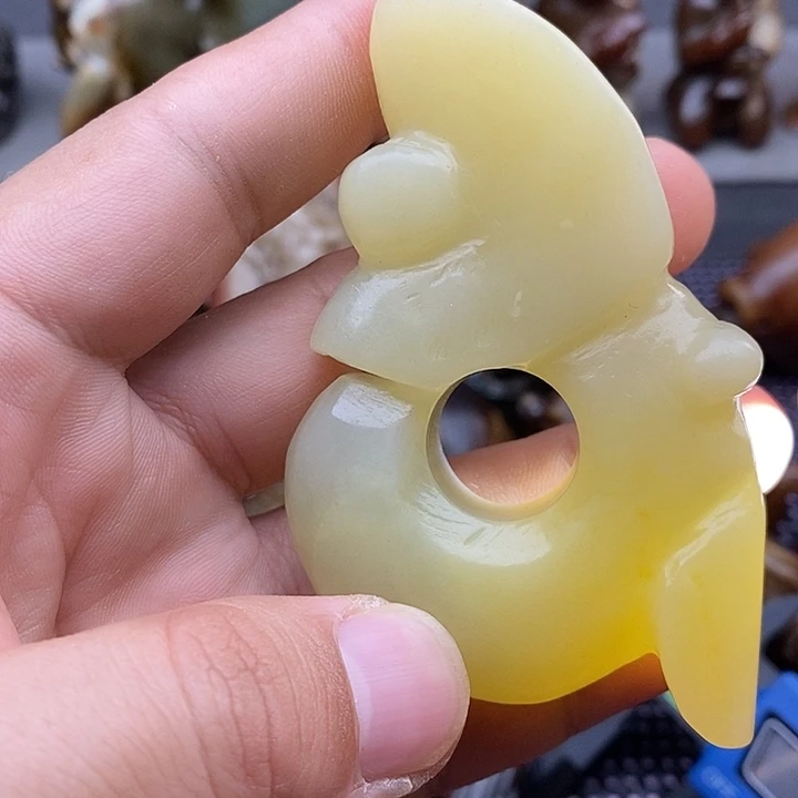 未镶嵌蛇纹石玉颈饰