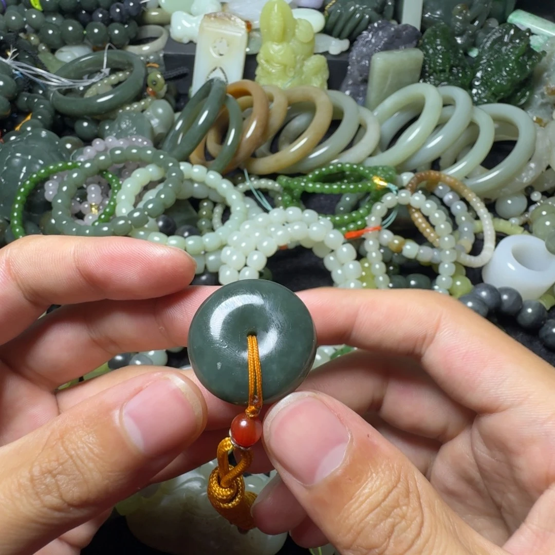 和田玉未镶嵌手串