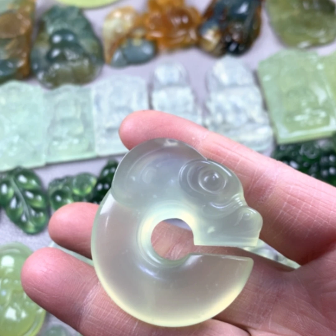 【闪购商品】蛇纹石玉吊坠未镶嵌