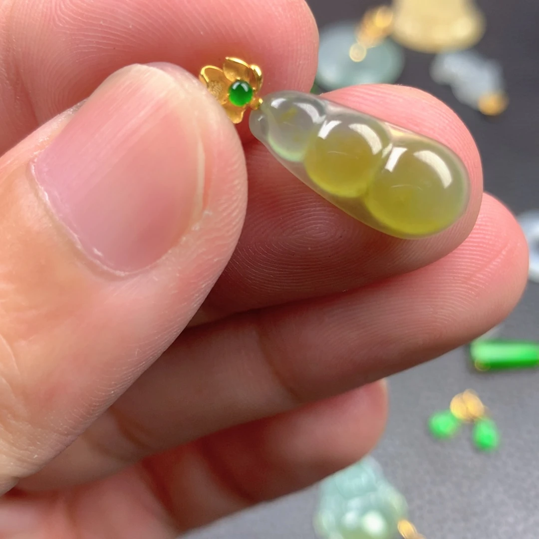 【闪购商品】颈饰18K金镶嵌翡翠翡翠
