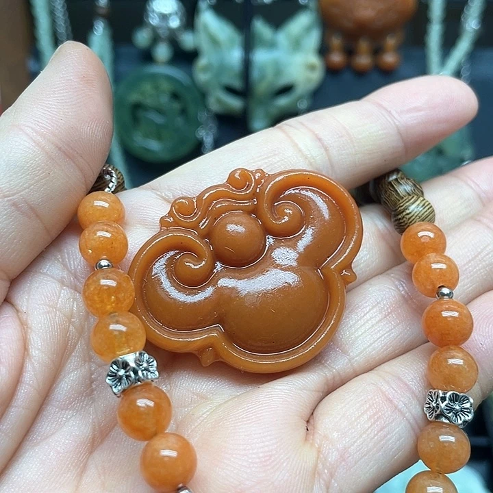 未镶嵌蛇纹石玉颈饰