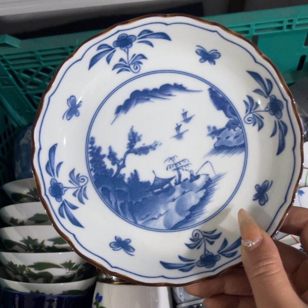 静***子在干嘛吃饭呢还是睡觉吧