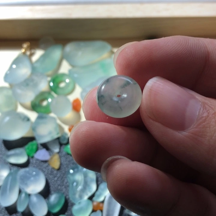 定制翡翠未镶嵌挂件