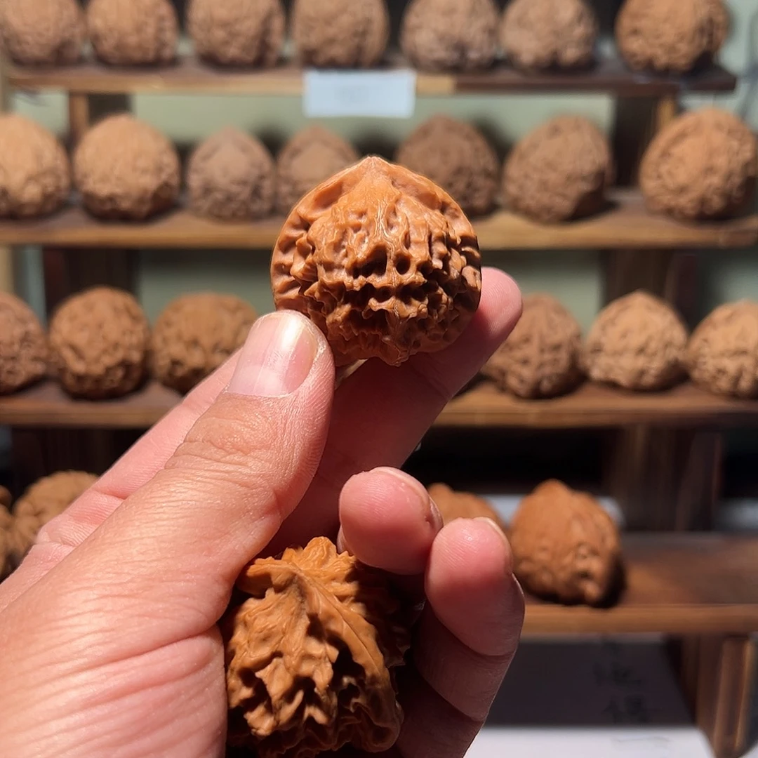 薯****吃文玩核桃，龙鳞核桃