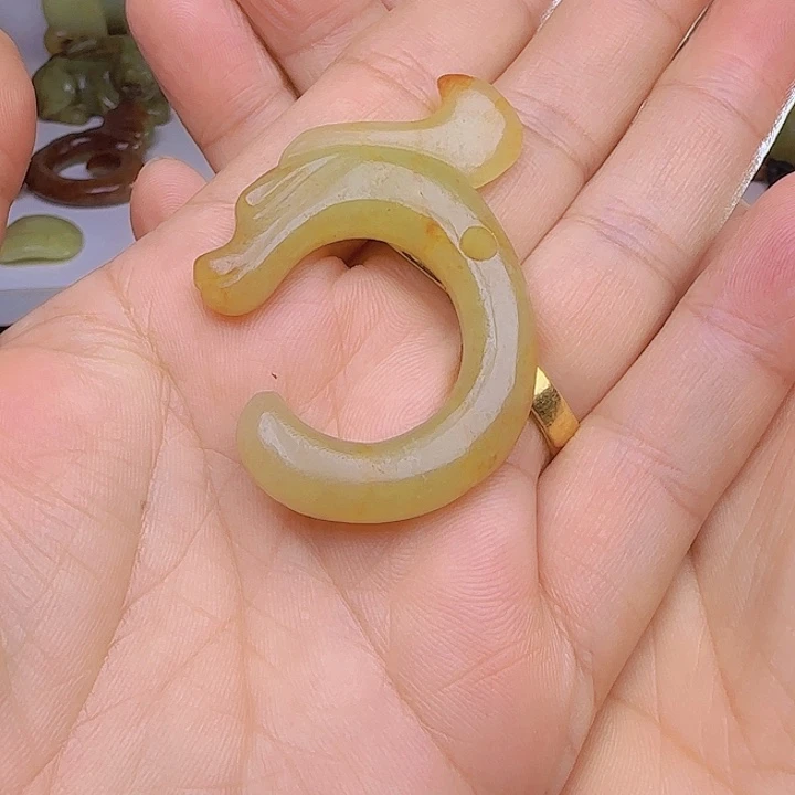 *****颈饰未镶嵌和田玉