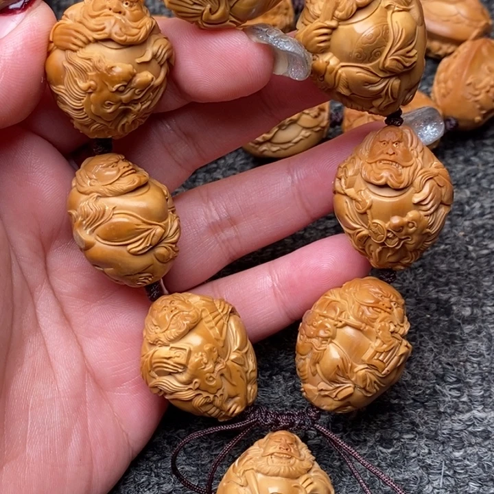 吊坠橄榄核符合就会更丰富更好哈哈