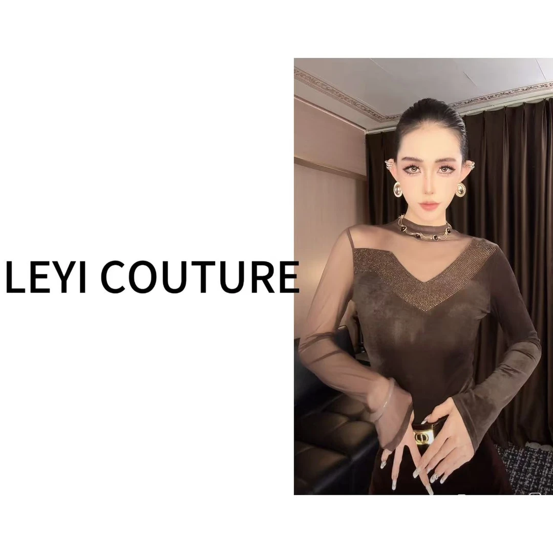 【 LEYI COUTURE】畑畑2025高端气质时尚“V领半透”打底上衣