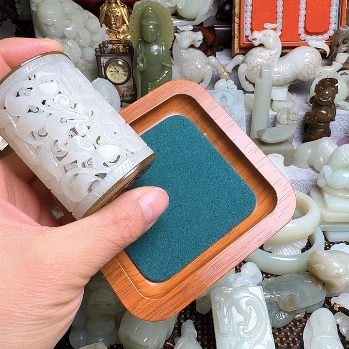 路***瓷片新号开播瓷盘一件