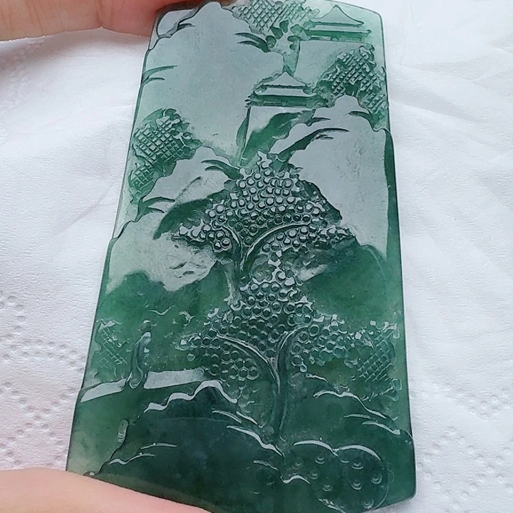 翡翠未镶嵌颈饰多样性发其一