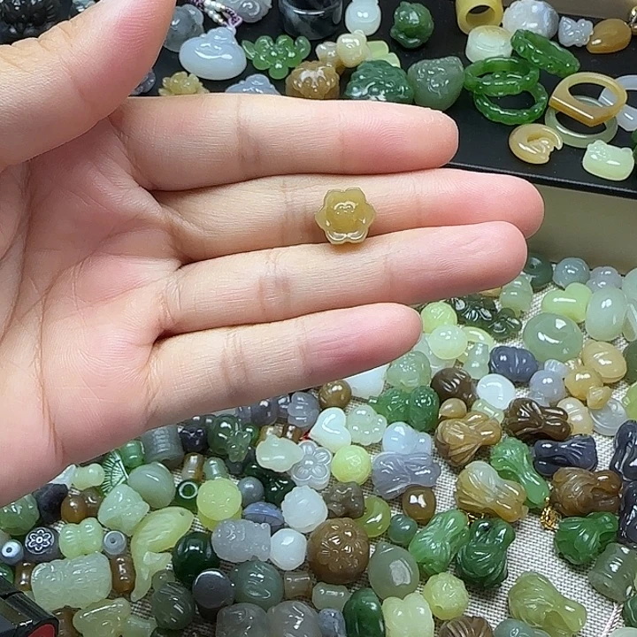 未镶嵌和田玉挂件