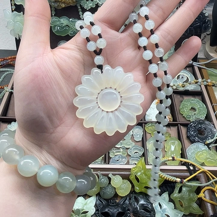 岫玉未镶嵌吊坠(赠链)