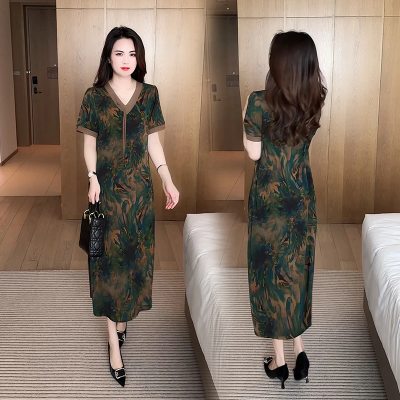 夏季新款时尚宽松显瘦气质印花妈妈裙子V领轻奢中年妈妈连衣裙