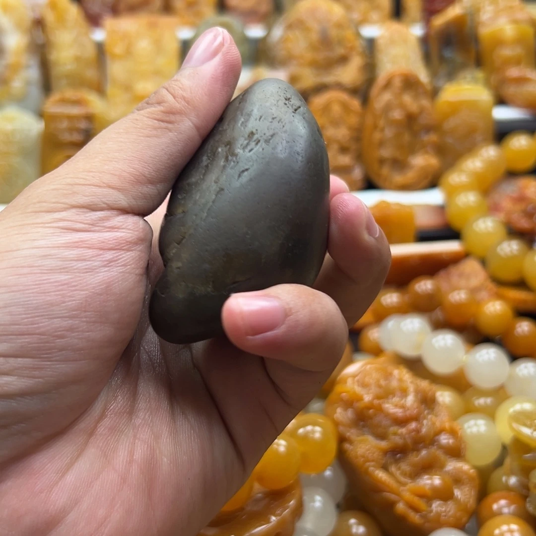 未镶嵌石英质玉（黄龙玉）黄龙玉