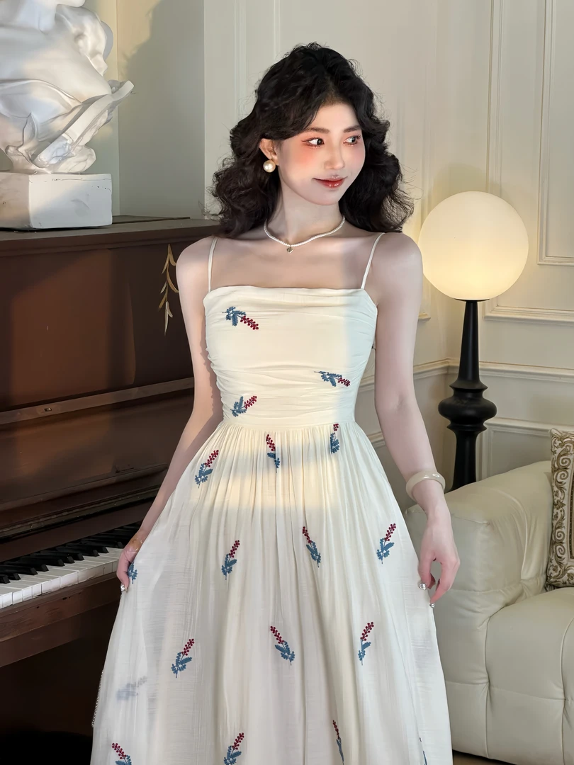 肖夫人【白茶初夏】初春法式复古甜美夏海边仙女收腰连衣裙-SS318