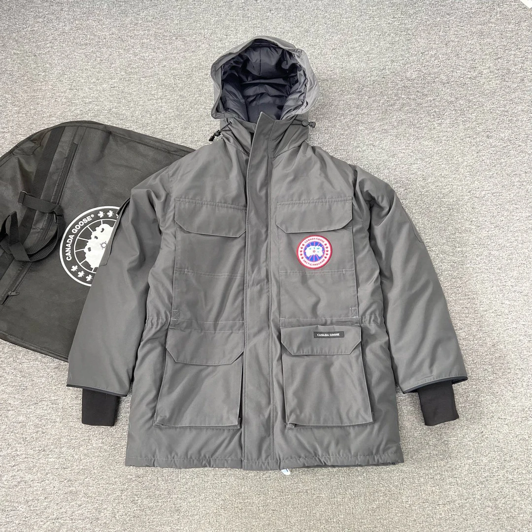 99新 CANADA GOOSE 加拿大鹅 石墨灰 远征羽绒服 欧版 xs码