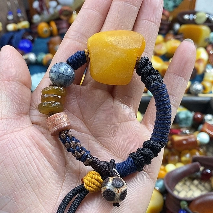 未镶嵌蜜蜡手链林**慈手链