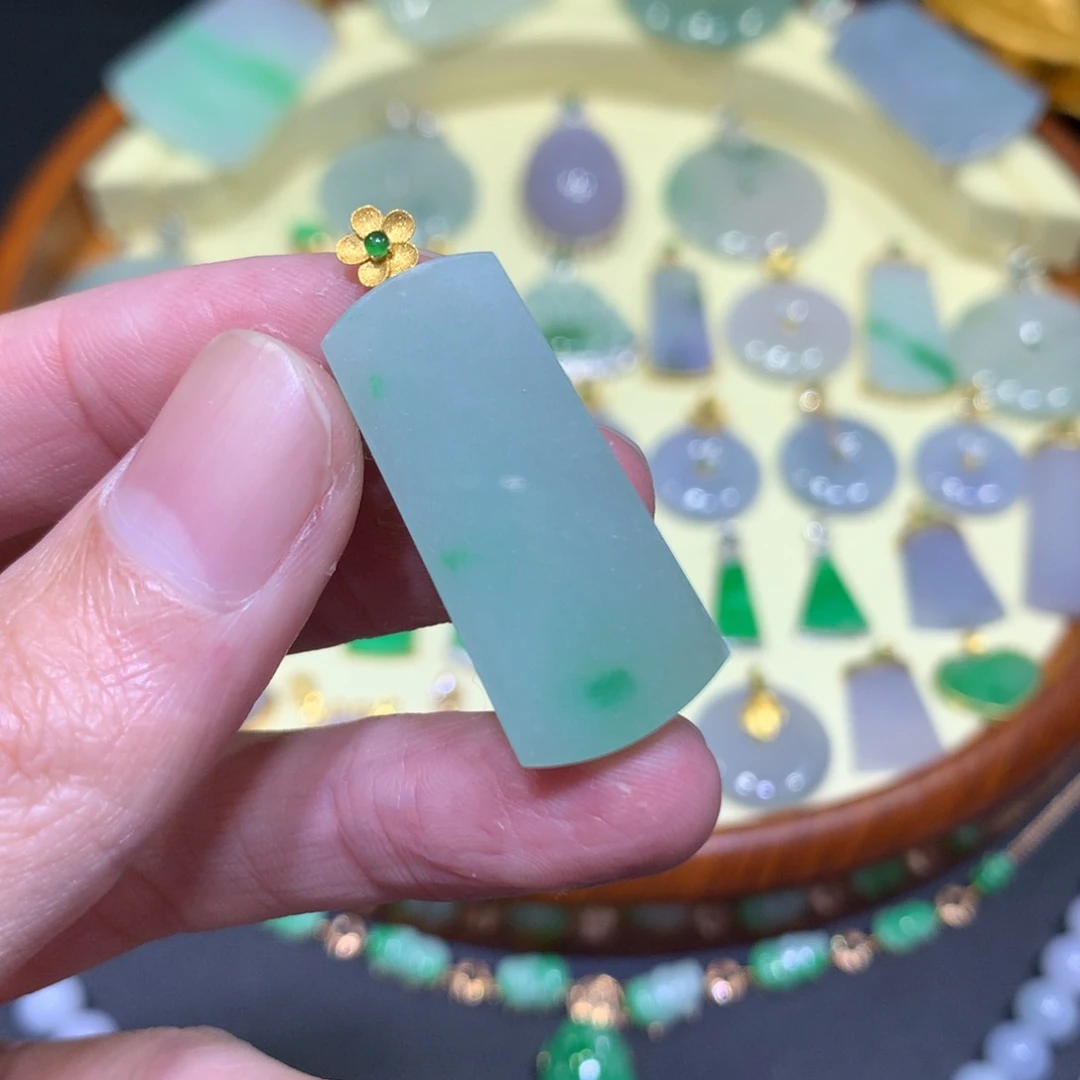 翡翠吊坠(不含链)未镶嵌