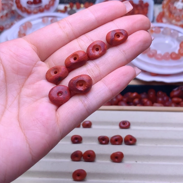 巾***南红玛瑙未镶嵌珠宝半成品52