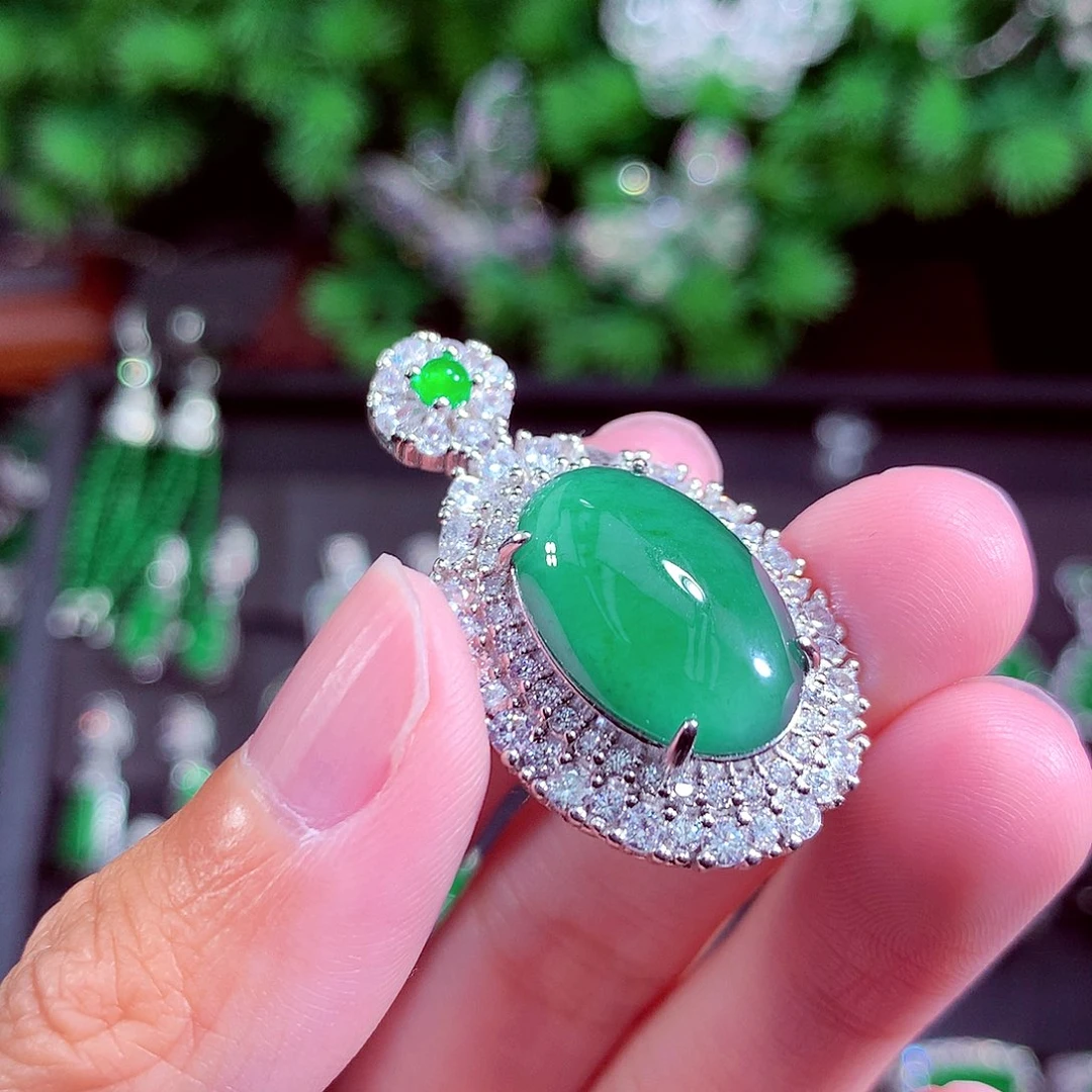 颈饰未镶嵌翡翠天然