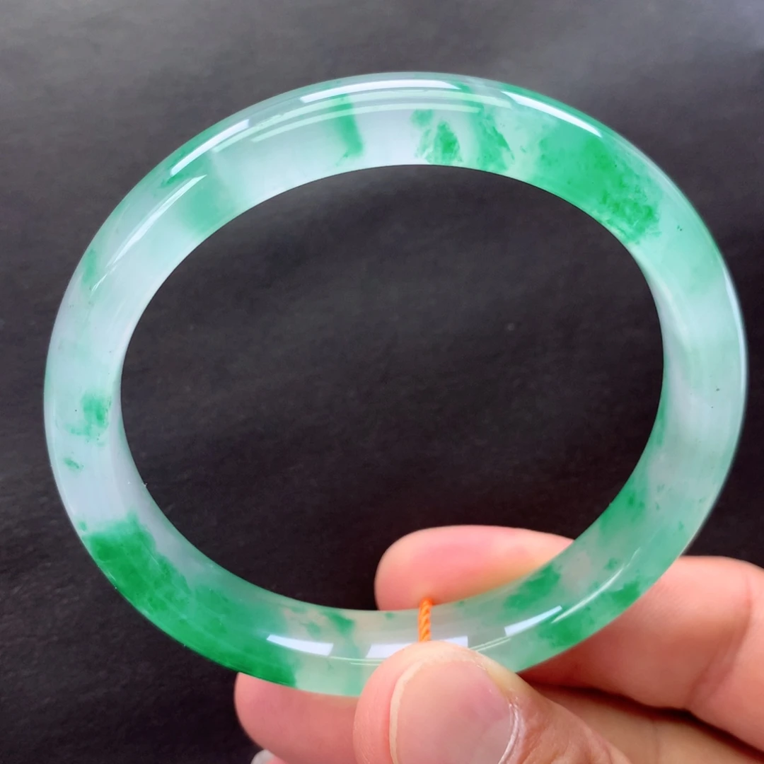 未镶嵌手镯石英质玉