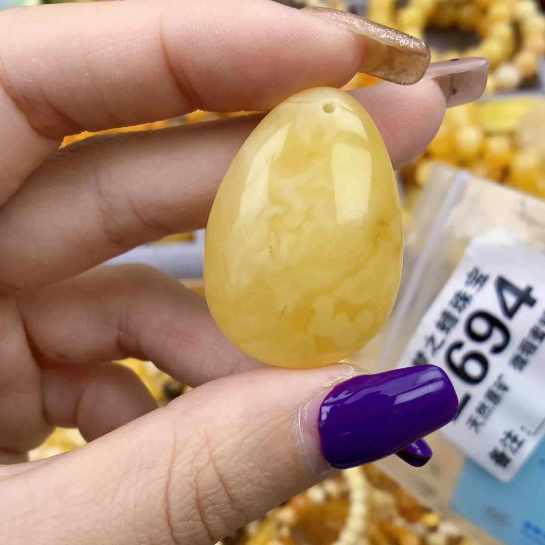 琥珀未镶嵌珠宝奇石35×25