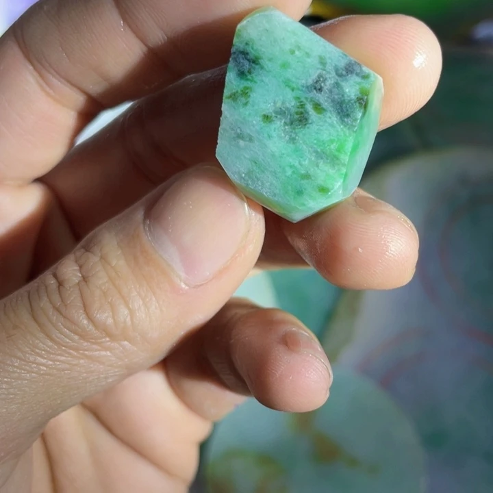 翡翠未镶嵌挂件片料