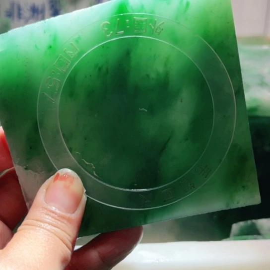 月***解定制石英质玉（非洲翠）非洲翠手镯板材定制