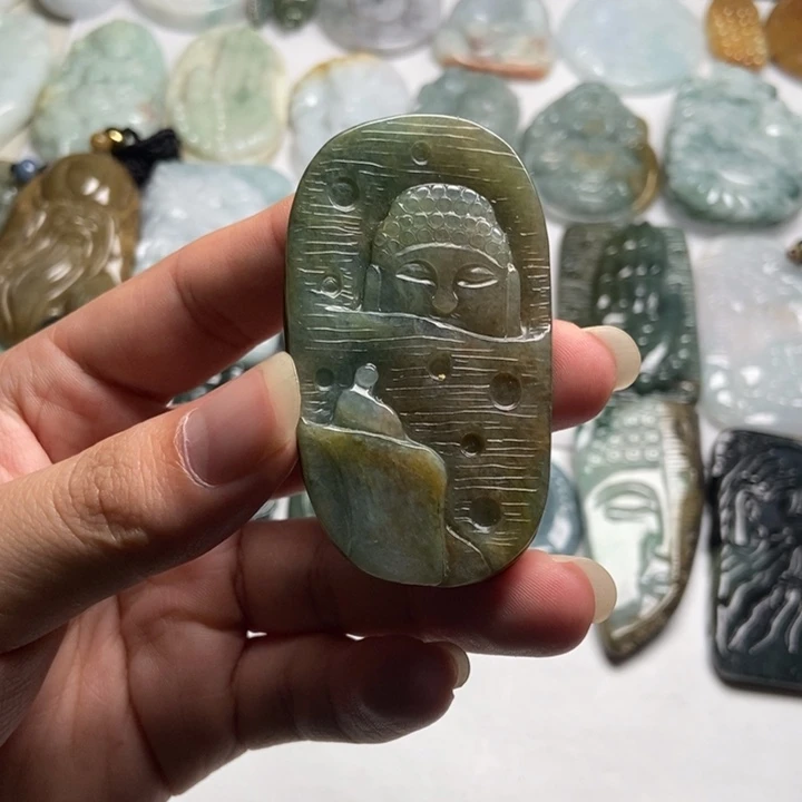 翡翠未镶嵌颈饰求佛问道45