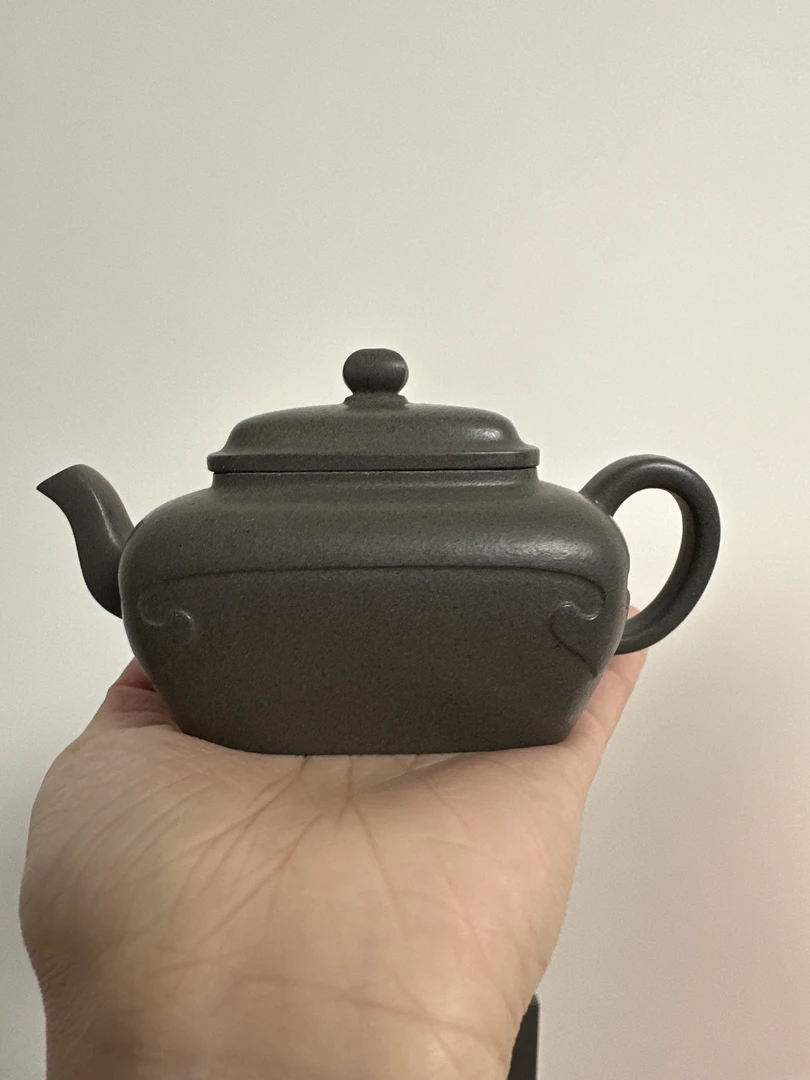 宜兴原矿高温青灰段泥紫砂壶