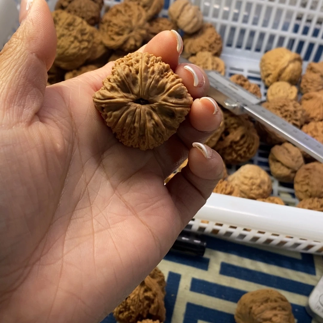 悭***臾吊坠文玩核桃南疆