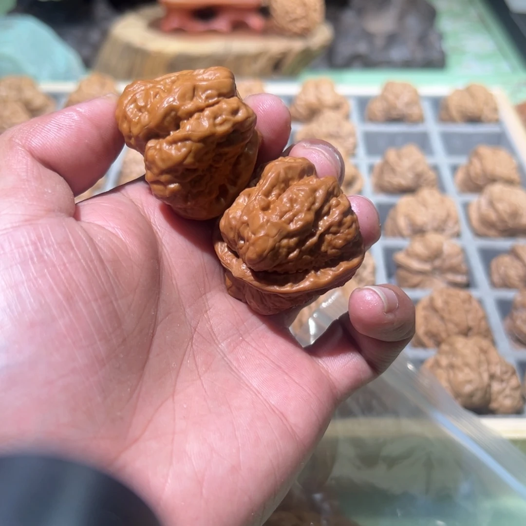 菩提籽类文玩核桃蛤蟆头