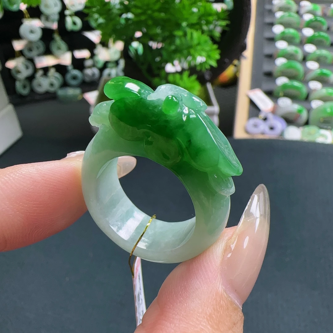 缅甸纯天然A货翡翠飘辣绿荷叶鱼20号圈口戒指 内径19.2*8.7*4.8