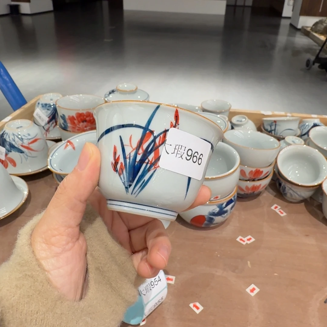 釉下手绘茶具微瑕