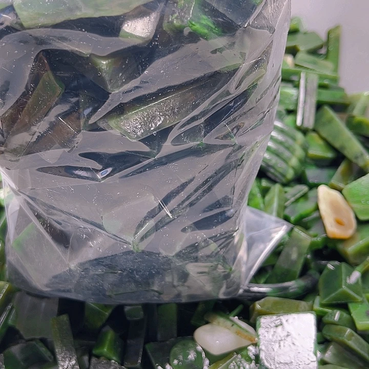 小***滴和田玉（糖玉）未镶嵌颈饰