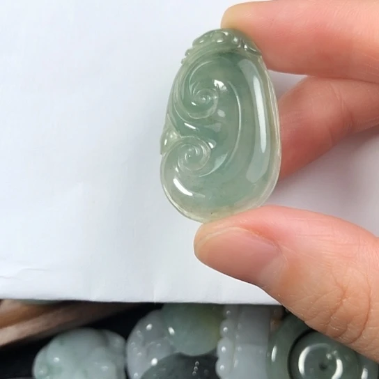 翡翠未镶嵌颈饰缅甸A货，每天下午1点半开播