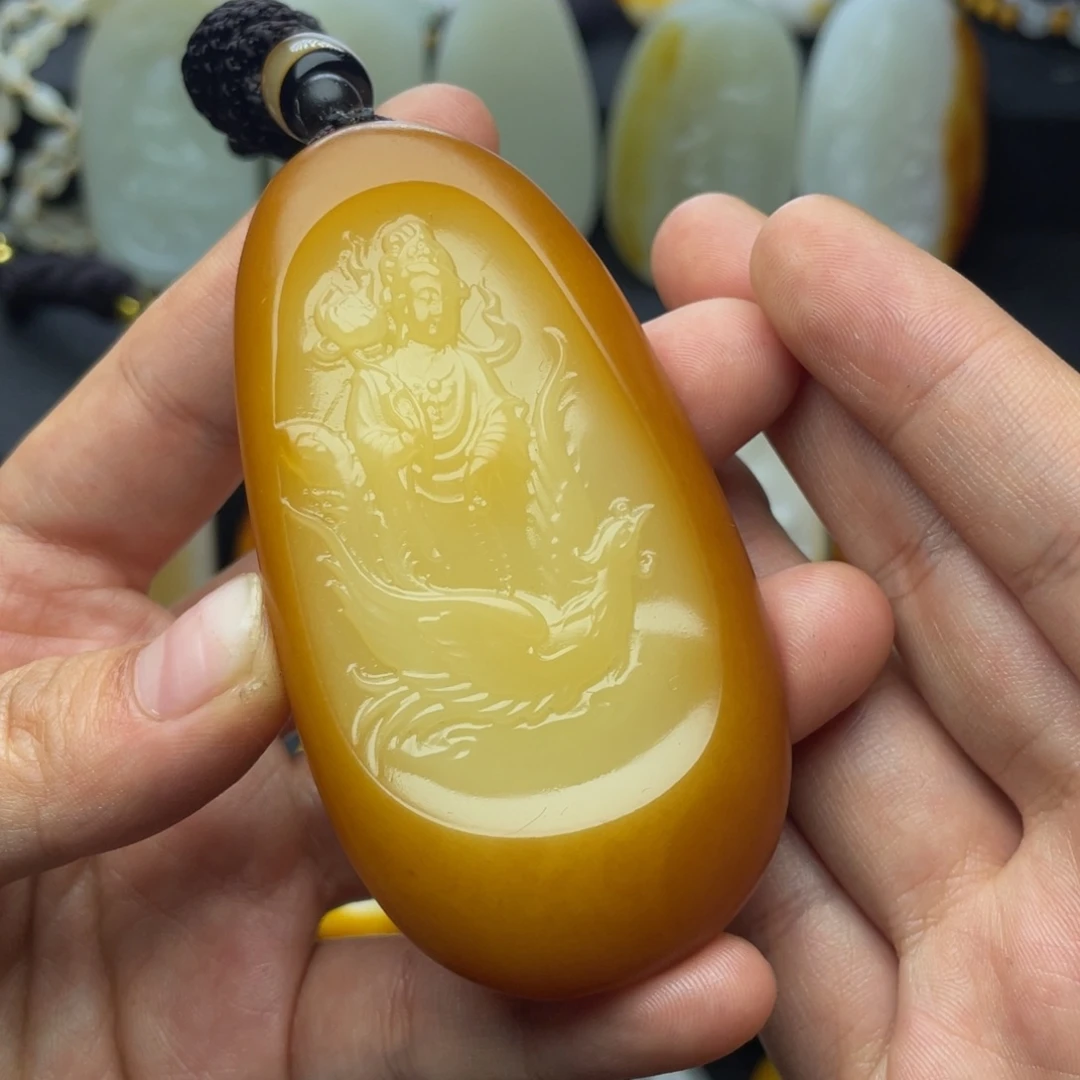 活***彩和田玉未镶嵌颈饰