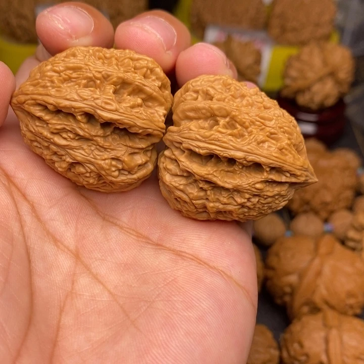 文玩核桃把件野生