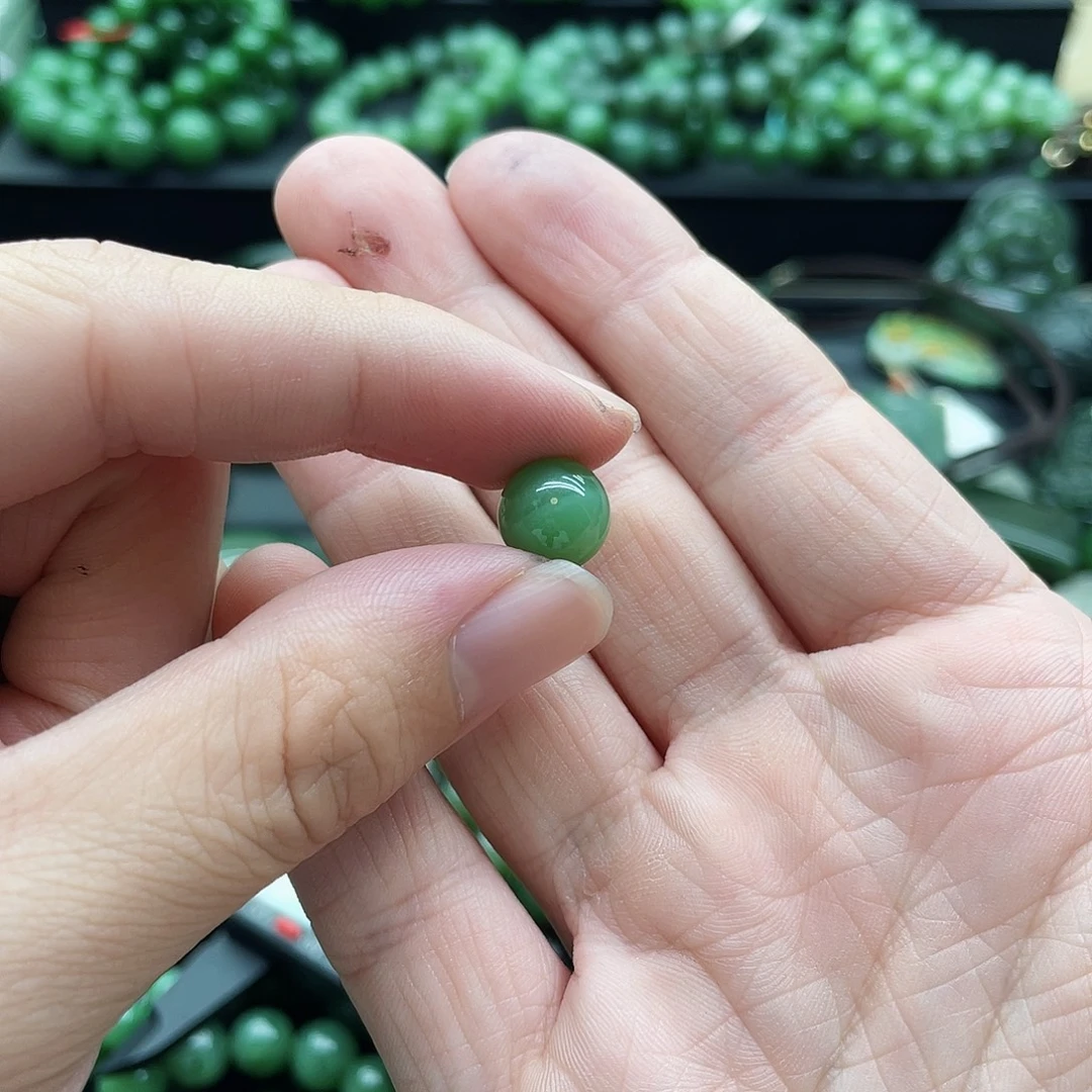 ～***歪颈饰未镶嵌和田玉（碧玉）