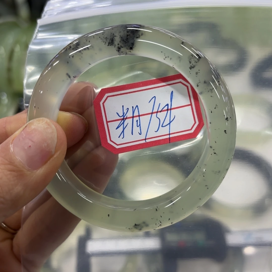 蛇纹石玉手镯未镶嵌j****半