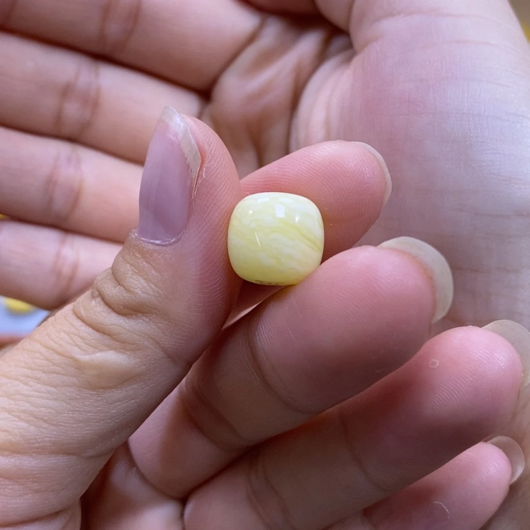 琥珀未镶嵌珠宝奇石12.0