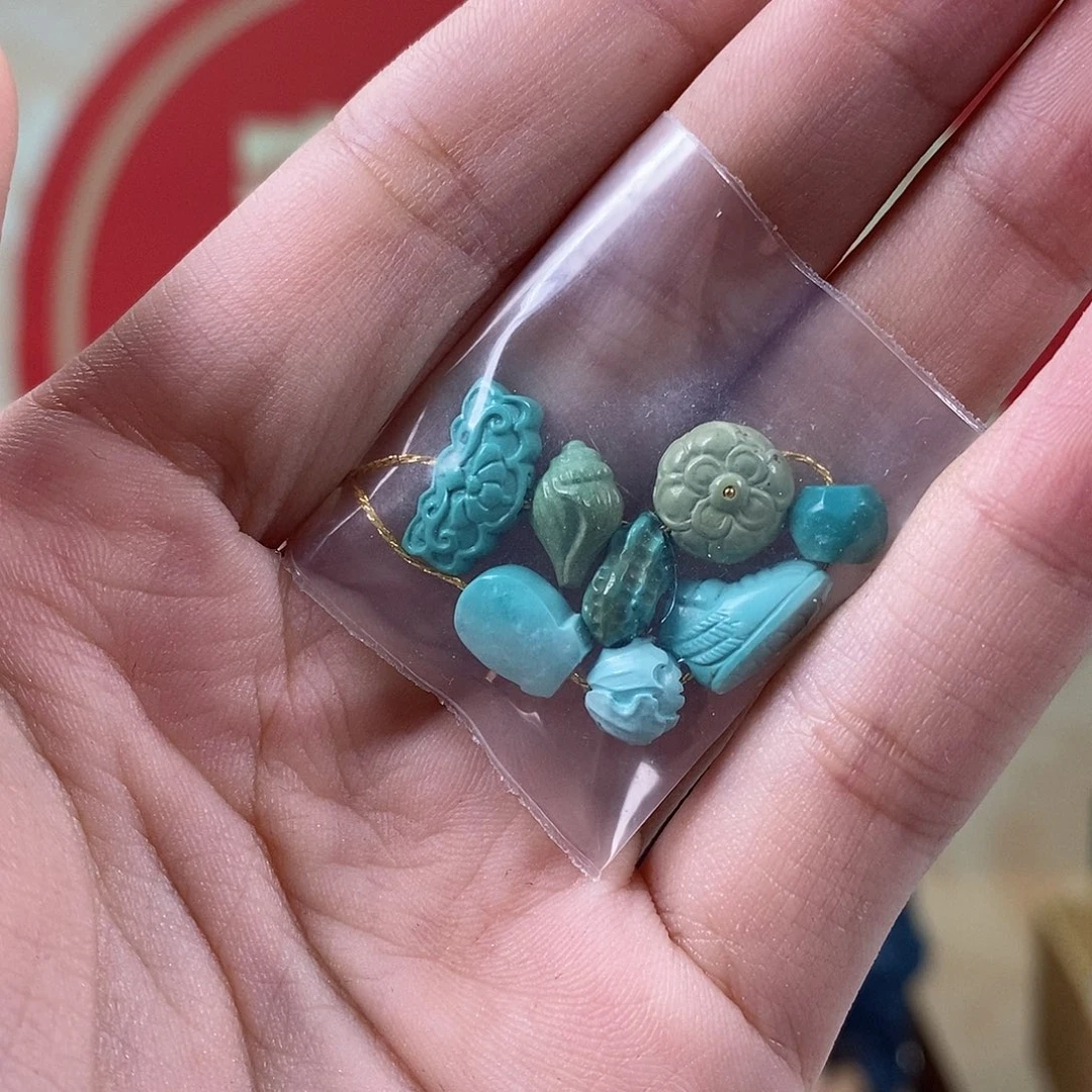 绿松石未镶嵌珠宝奇石