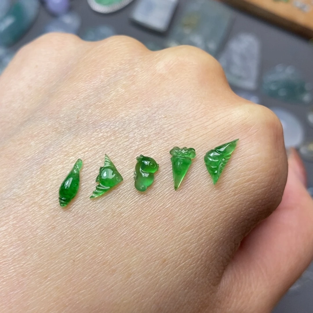 翡翠未镶嵌颈饰翡翠