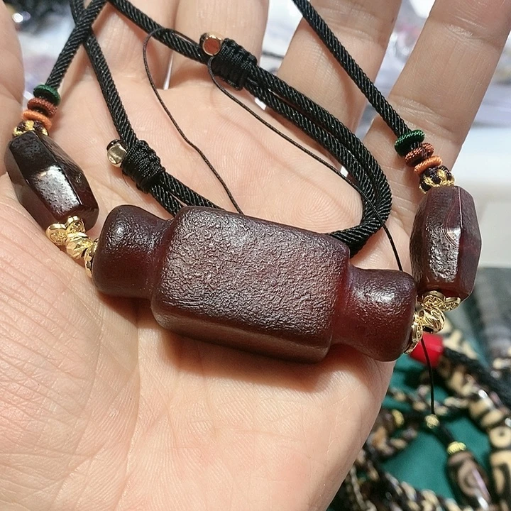 玛瑙/玉髓颈饰未镶嵌100