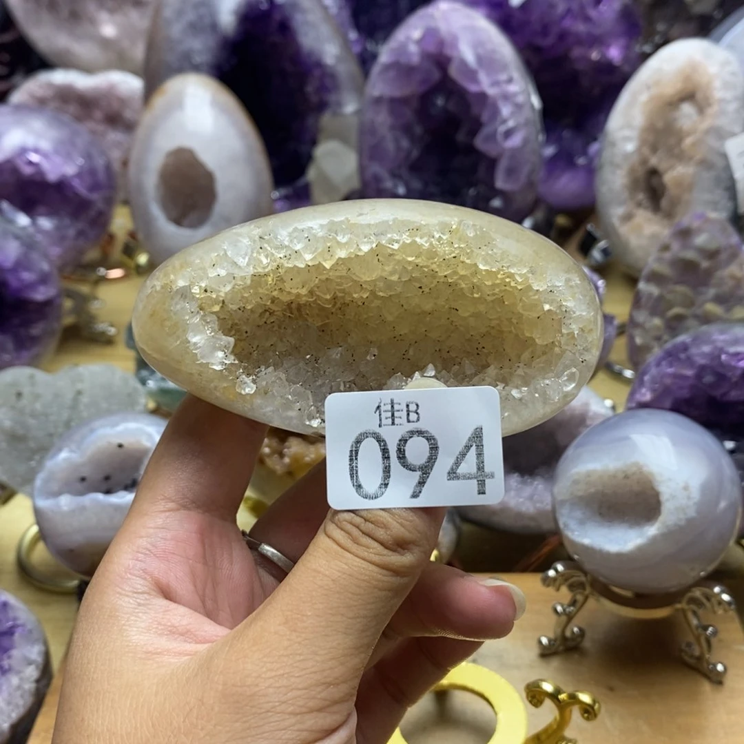 未镶嵌水晶大型摆件（非配饰）